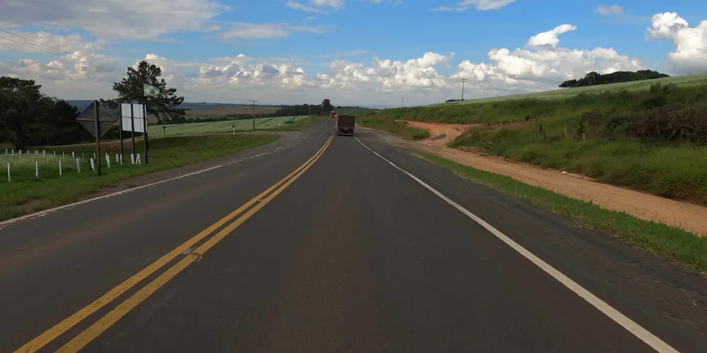 PR-090, em Ventania, nos Campos Gerais