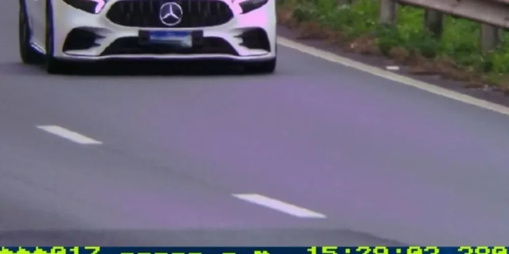 PRF flagrou veículo a 205 km/h na BR-376, em Tibagi, durante fiscalização de velocidade
