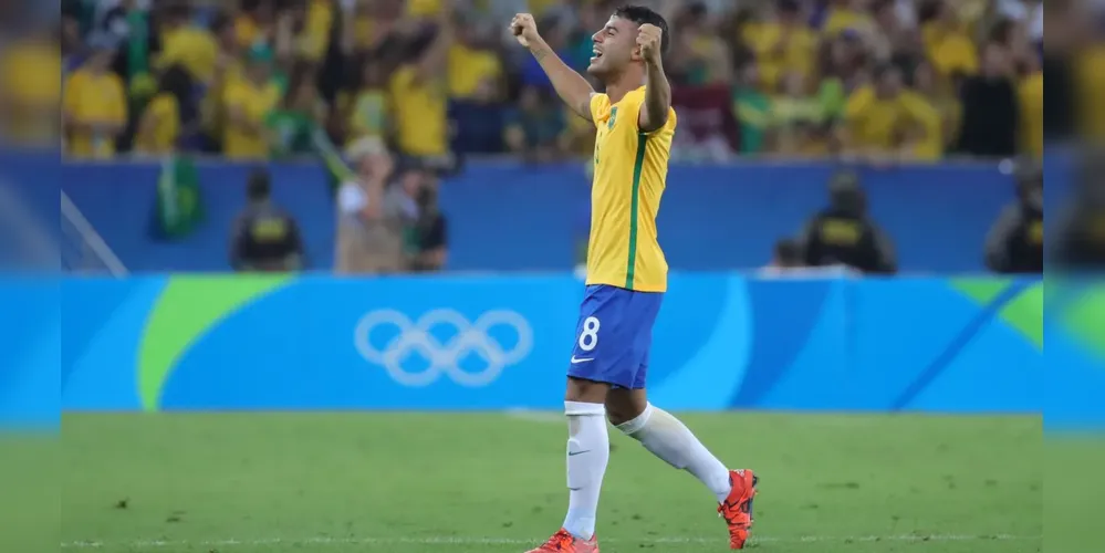 Rafinha comemora o ouro olímpico conquistado pelo Brasil sobre a Alemanha na Rio 2016