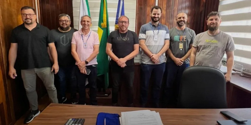 Reunião foi realizada nessa terça-feira (18), no gabinete da Prefeitura Municipal