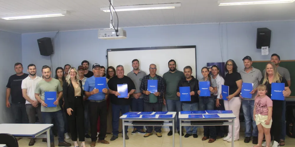 Entrega contou com a presença do prefeito Lucas Machado