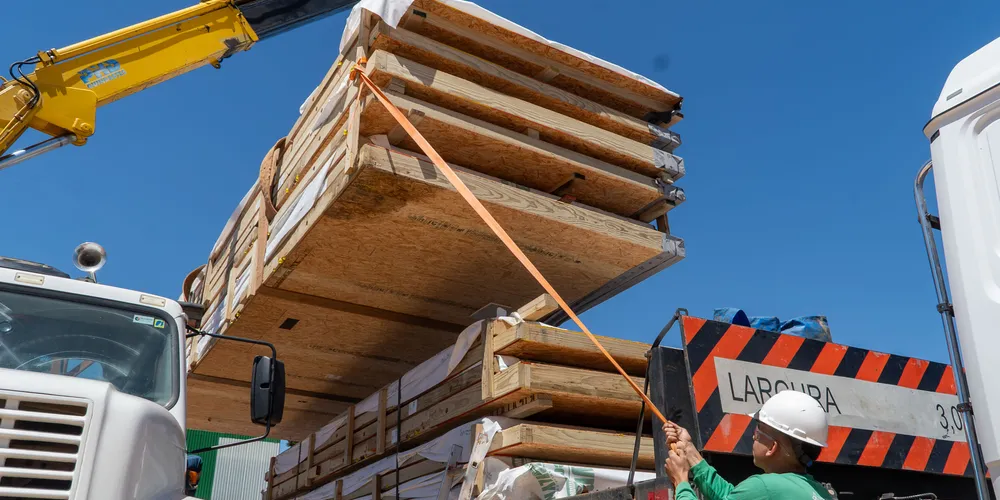 A montagem das novas moradias ocorrerá nos próprios terrenos das famílias que atendem aos requisitos técnicos