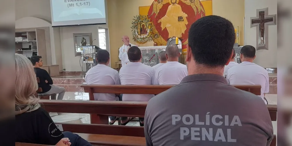 A celebração reuniu apenas as PPL que manifestaram interesse em participar do projeto religioso, além de servidores da PPPR, comunidade e membros da Pastoral Carcerária
