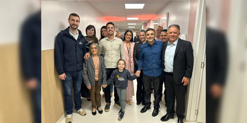 Lideranças municipais, estaduais e federais estiveram na solenidade de entrega da 'Fase 1' das obras