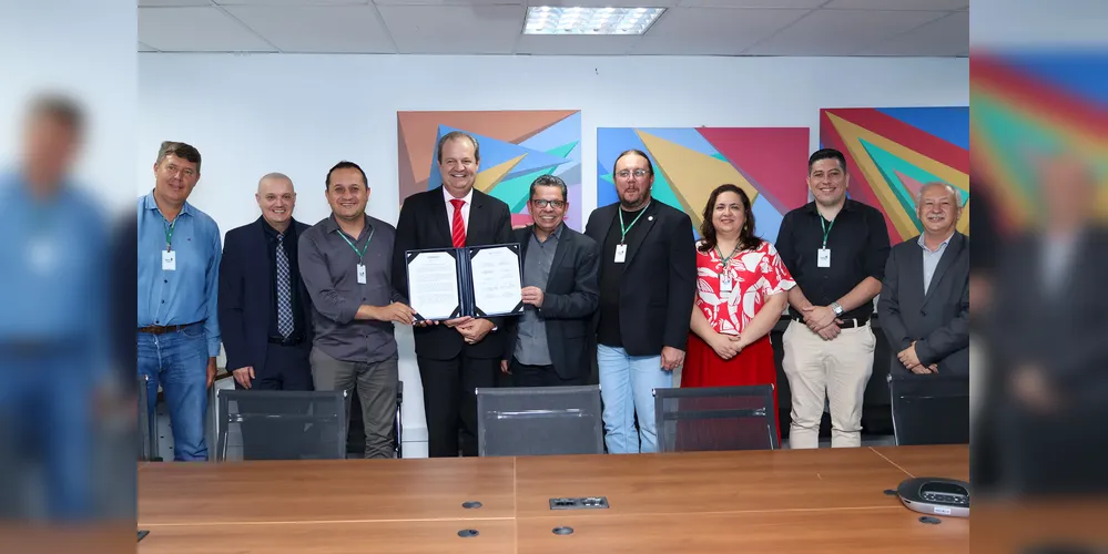 Mario Cezar, Aldo Bona, Miguel Sanches Neto e demais lideranças municipais estiveram reunidos