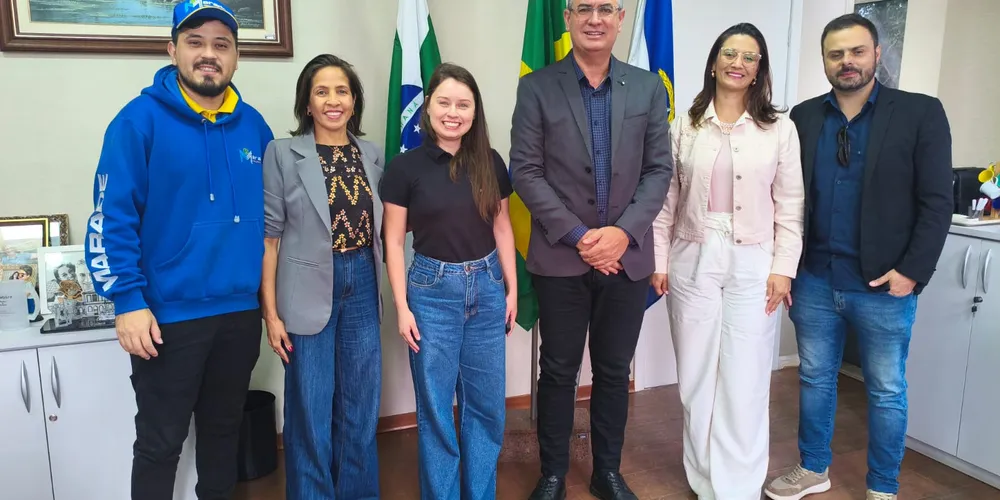 O encontro aconteceu nesta segunda-feira (10)