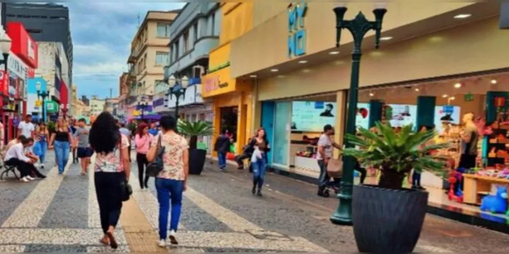 Ponta-grossenses pretendem comprar presentes neste Natal