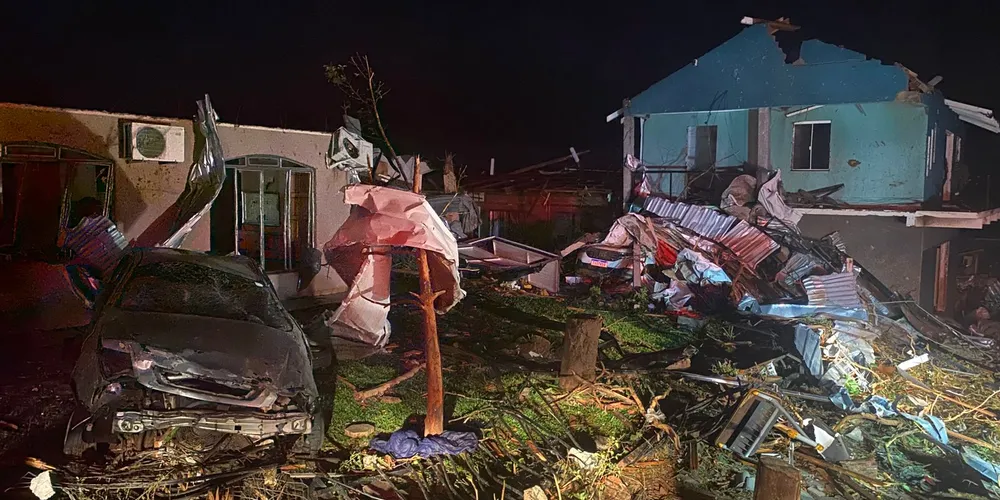 O tornado deixou 1 mil pessoas desalojadas e cerca de 28 desabrigadas