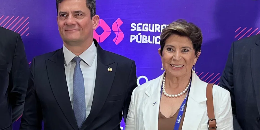 O senador Sergio Moro (União Brasil) e a prefeita de Ponta Grossa, Elizabeth Schmidt (União Brasil)