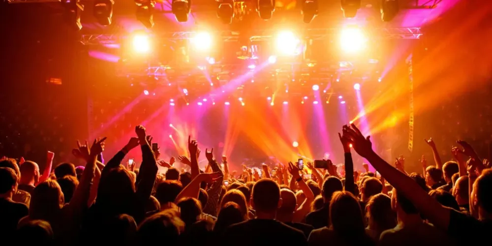 Hoje (5) o Hangar 48 sedia o aniversário de 5 anos do ep 'Por trás da Máscara' da banda CVZ