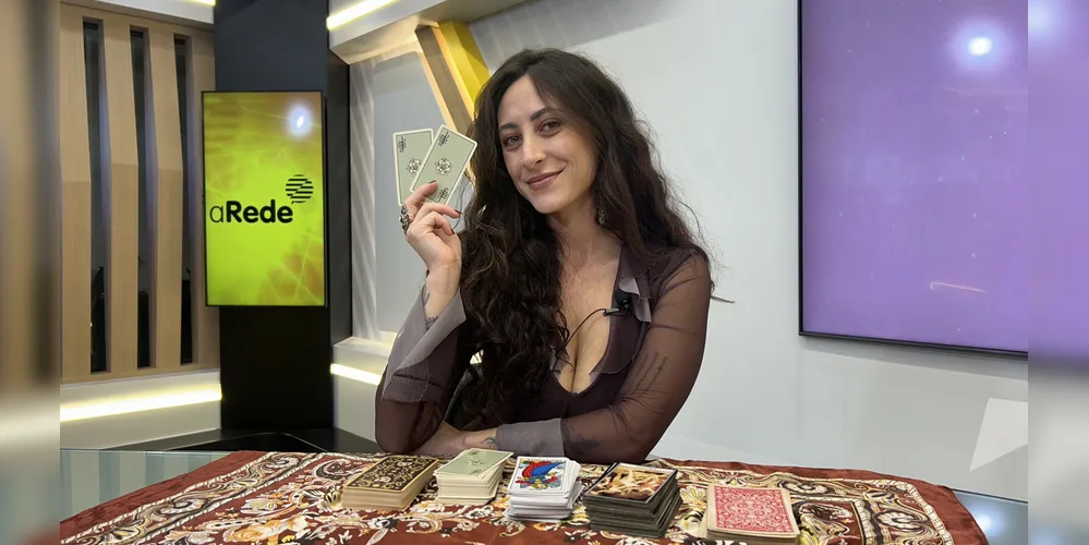 O Viver Bem recebeu a taróloga Larissa Camillo para explicar como funciona a leitura de cartas.
