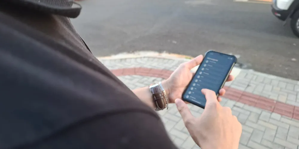 Moradores de bairros mais afastados relatam que a dificuldade de acesso a um sinal estável