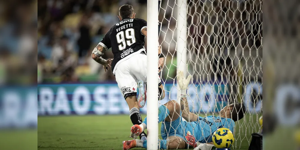 Vegetti marcou o gol da vitória do Vasco