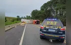 Caminhão tomba e interdita BR-277 no trecho entre Porto Amazonas e Balsa Nova