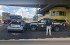 Homem joga carro contra policial durante abordagem da PRF em Mandaguari