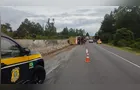 Motorista morre em tombamento de caminhão na BR-376 em Tibagi