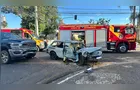 Acidente entre caminhonete e carro deixa três vítimas na Vila Estrela