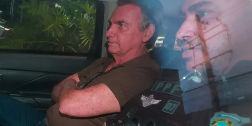 Em setembro, a Primeira Turma da Corte condenou, por 4×1, Bolsonaro a 27 anos de prisão