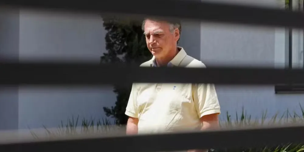 Bolsonaro deve seguir preso na Papudinha após laudo da PF