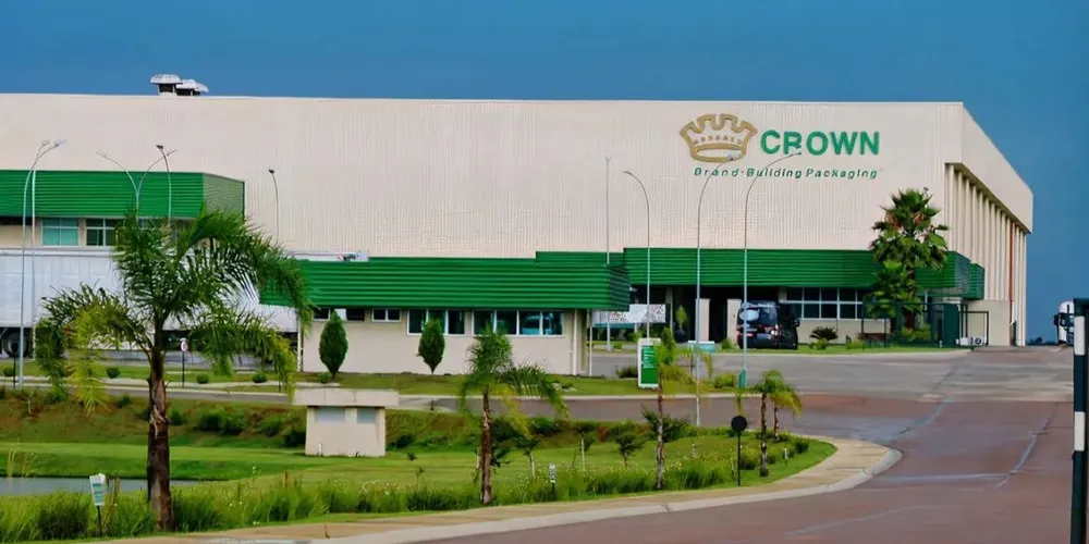 A sede da Crown Embalagens prevê um investimento de R$ 500 milhões, com a geração de aproximadamente 350 novos empregos