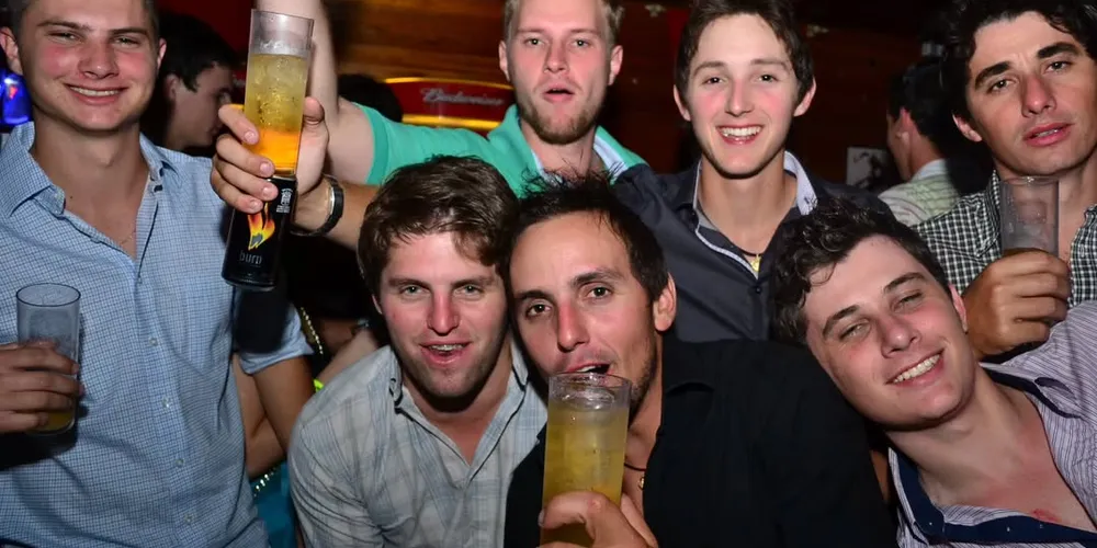 Delvani Rosso, de camiseta polo preta, compartilhou a imagem nas redes sociais