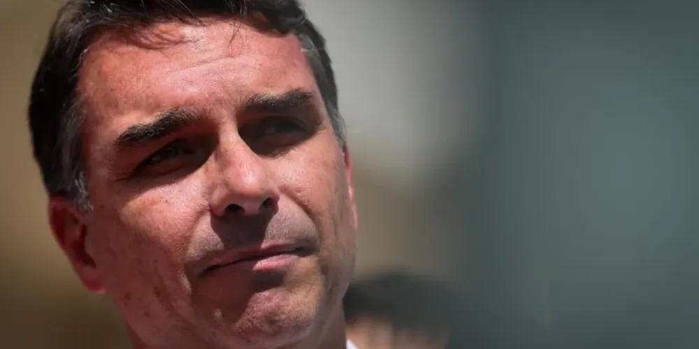 Por meio do X (antigo Twitter), Flávio afirmou que “está todo mundo querendo vencer a discussão”.