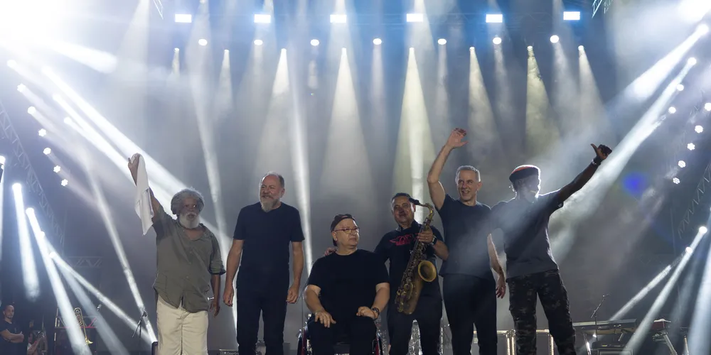 Paralamas do Sucesso fecharam a primeira noite do último fim de semana de shows do festival