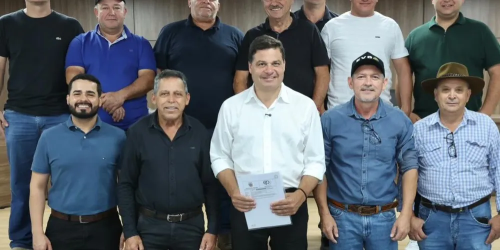 Sandro Alex esteve em reunião com o prefeito Ary Mattos e demais representantes da Administração Municipal