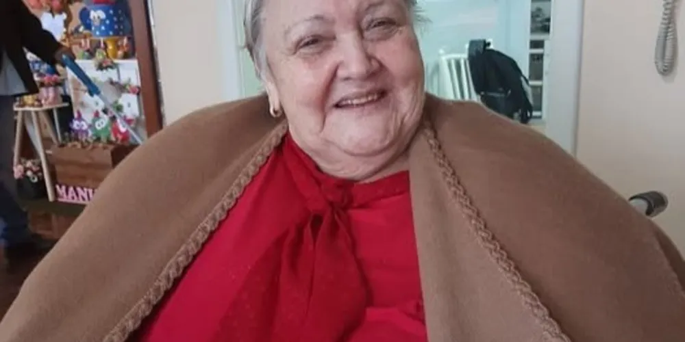 O sepultamento de Elenita aconteceu às 17h no Parque Campos Gerais