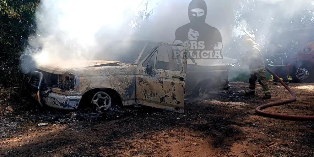 A vítima foi encaminhada inconsciente ao Hospital Regional, com queimaduras de primeiro e segundo graus