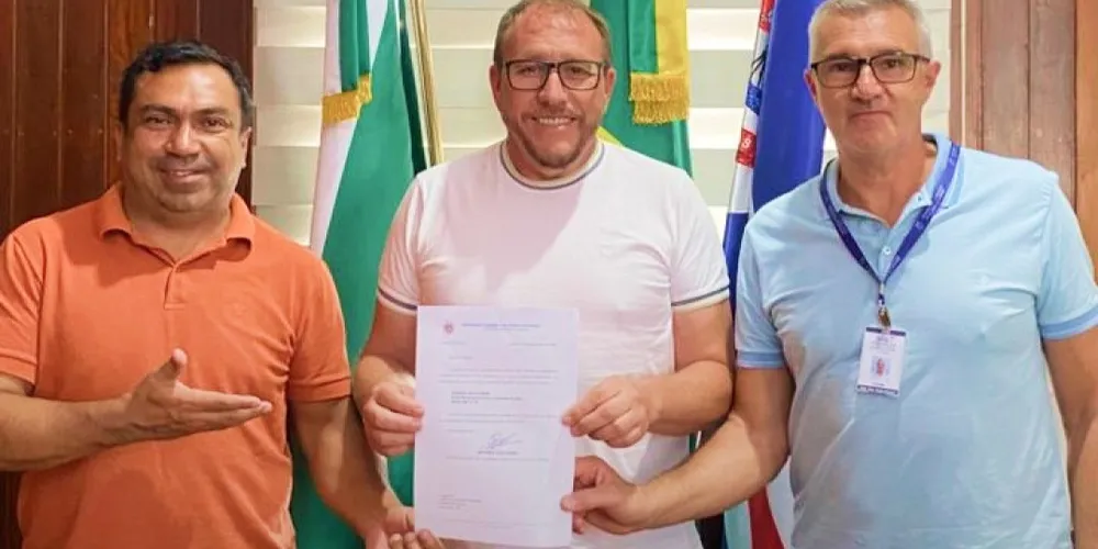 Laercio Cipriano recebeu César Bacil e Aguinaldo Hurbik para confirmar o investimento