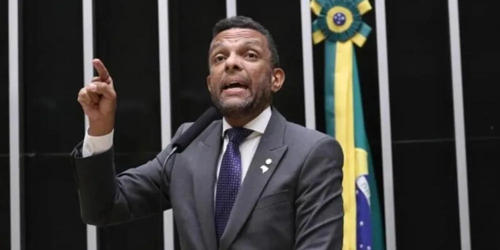 Otoni de Paula sobre Lula e Bolsonaro: "Temos que orar por ambos"