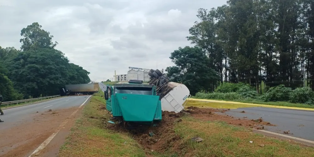 Acidente aconteceu no km 509 do trecho entre Curitiba e Ponta Grossa