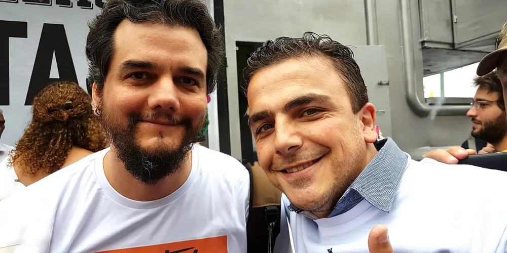 Aliel Machado e Wagner Moura em registro pessoal compartilhado nas redes sociais