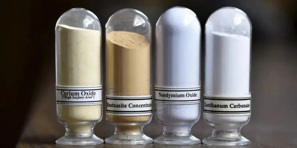 Amostras de terras raras: Óxido de cério, Bastnasita, óxido de neodímio e carbonato de lantânio