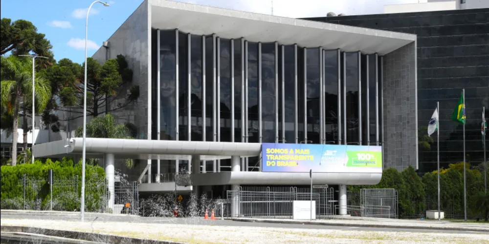 A partir das 14h30, no Plenário Waldemar Daros, será realizada a Sessão Solene de Instalação