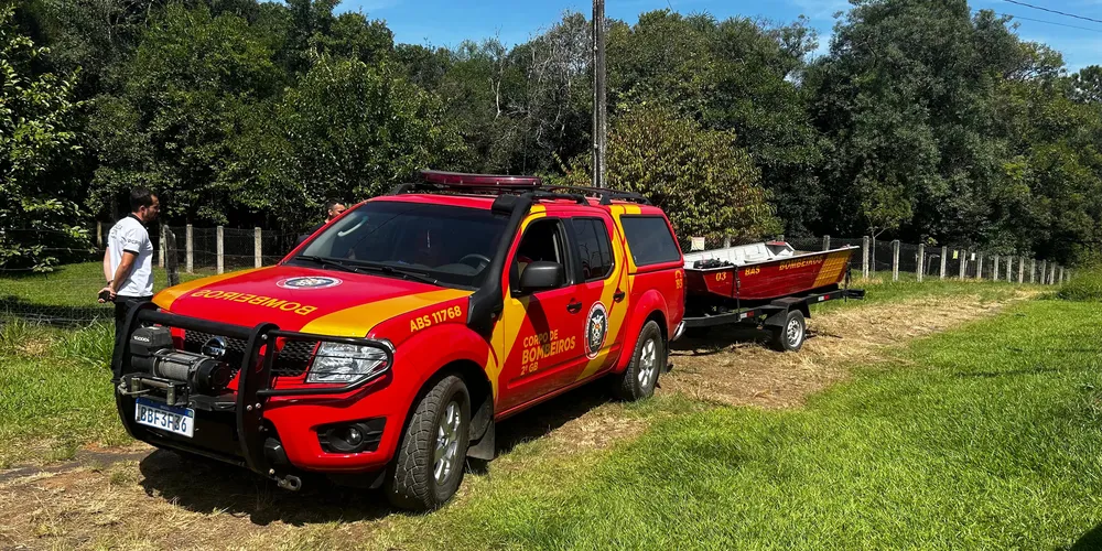 Corpo de Bombeiros foi acionado para o acidente