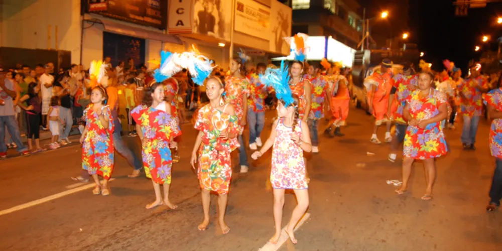 O Desfile das Campeãs acontece na segunda-feira (16), à partir das 20h, na Avenida Vicente Machado
