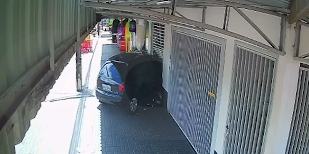 A batida envolveu um Chevrolet Celta e um Citroën Aircross