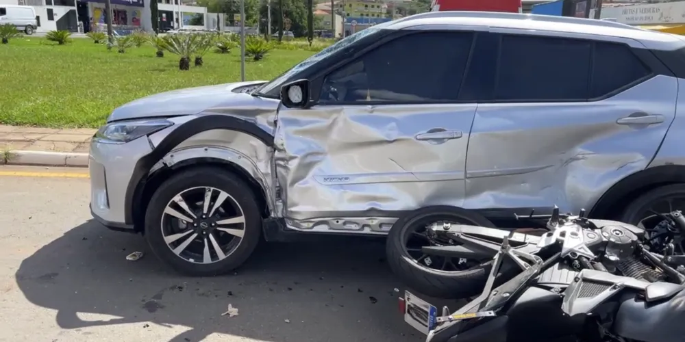 Acidente aconteceu no retorno do sentido Centro da cidade