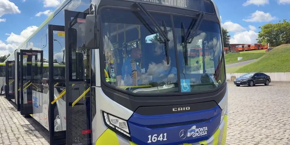 Novos ônibus superarticulados foram lançados nesta quinta