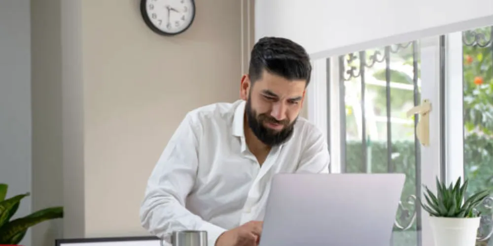 Modelo oferece vantagens práticas que explicam sua ampla adoção no ambiente digital