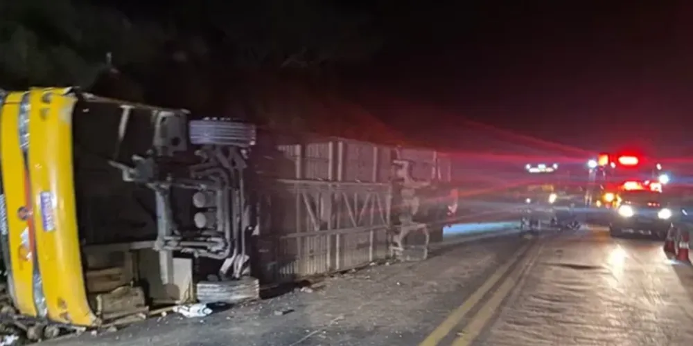 Nove pessoas receberam atendimento com múltiplas fraturas e escoriações