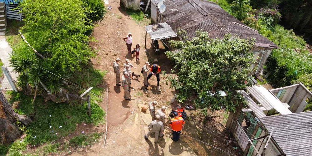 Agentes têm visitado famílias que residem em áreas de atenção em Ponta Grossa