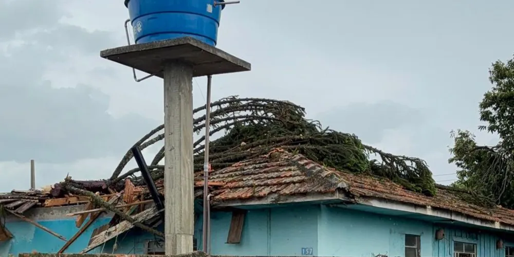 Defesa Civil enviou mais de 2 mil telhas para auxiliar moradores