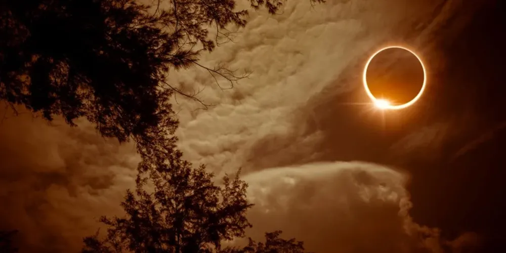 O eclipse solar anular altera drasticamente a aparência do Sol e da Lua