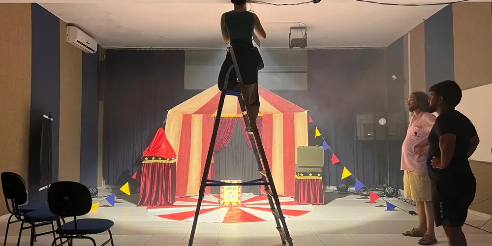 A atividade é voltada a artistas, técnicos, estudantes e pessoas interessadas