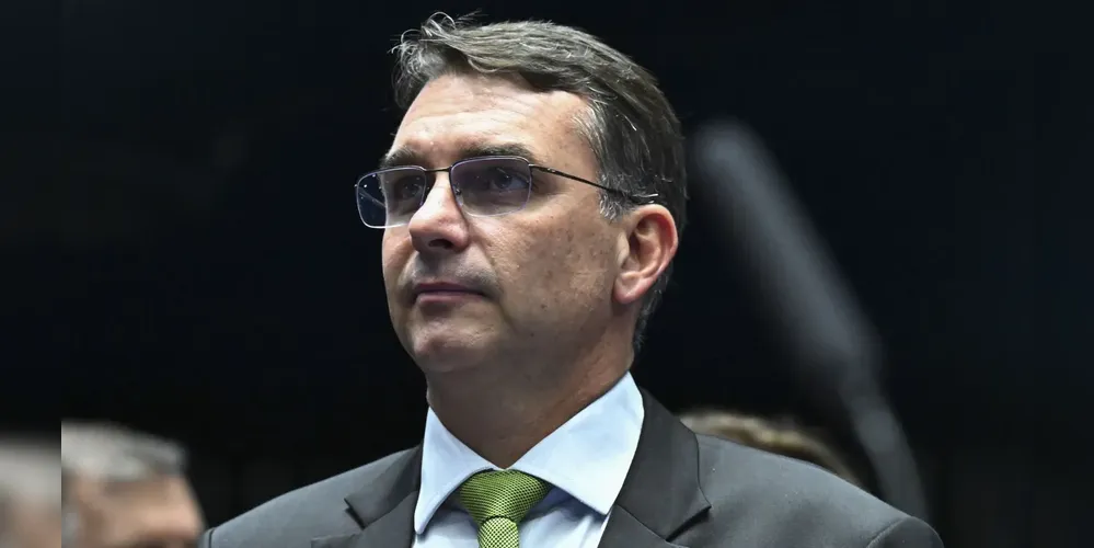 A gravação faz parte do esforço para que Flávio consiga crescer nas pesquisas