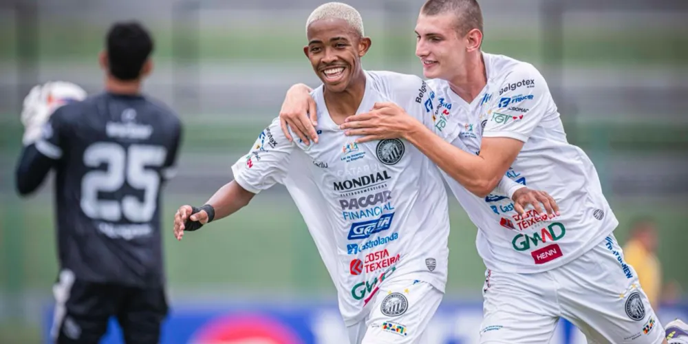 Operário ganhou do Independente por 4 a 0