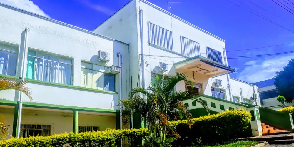 A programação segue ao longo do dia com uma estrutura especial para o público, incluindo tendas, comidas artesanais, brincadeiras para as crianças e atrações musicais